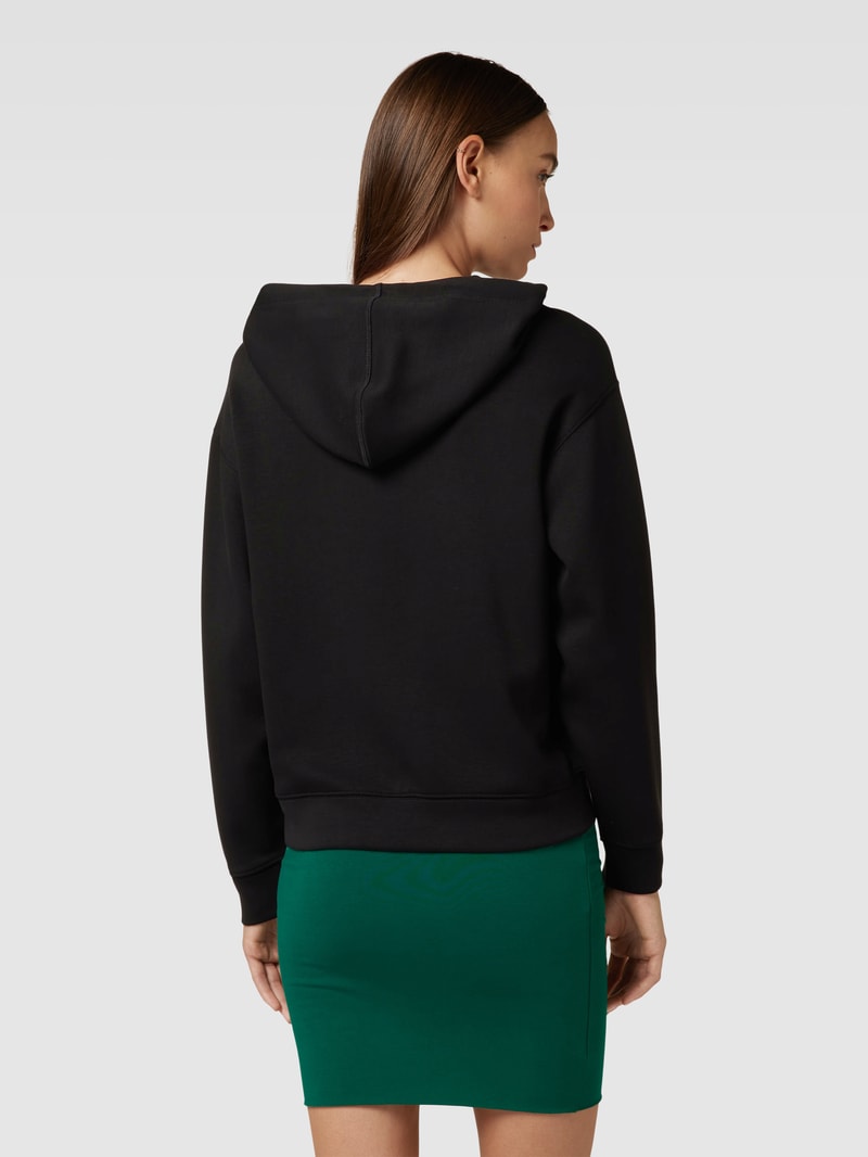 Hoodie mit Label-Print und Känguru-Tasche in schwarz