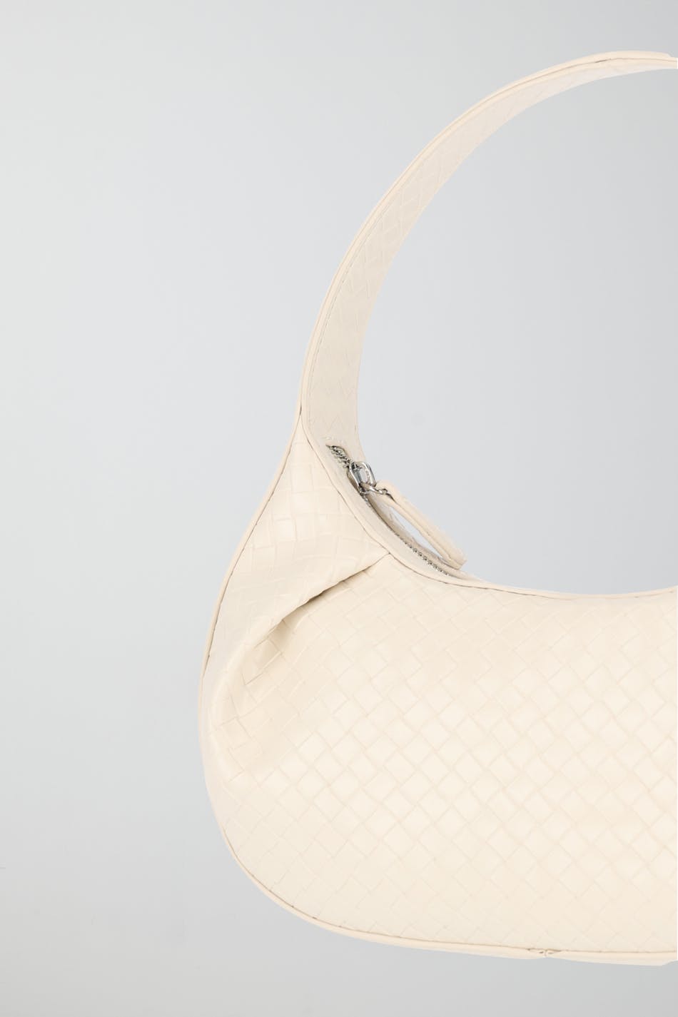 Structured soft bag
