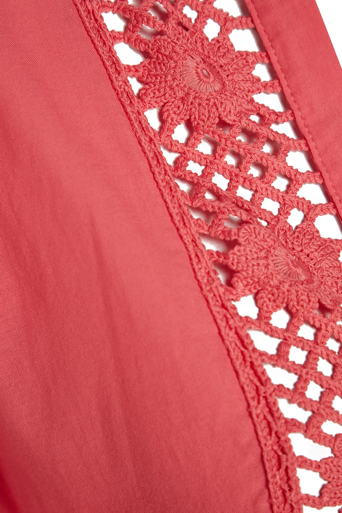 Trendyol Collection  Korallenrotes Mini-Strandkleid aus gewebter Spitze aus 100 % Baumwolle TBESS20EL0854
