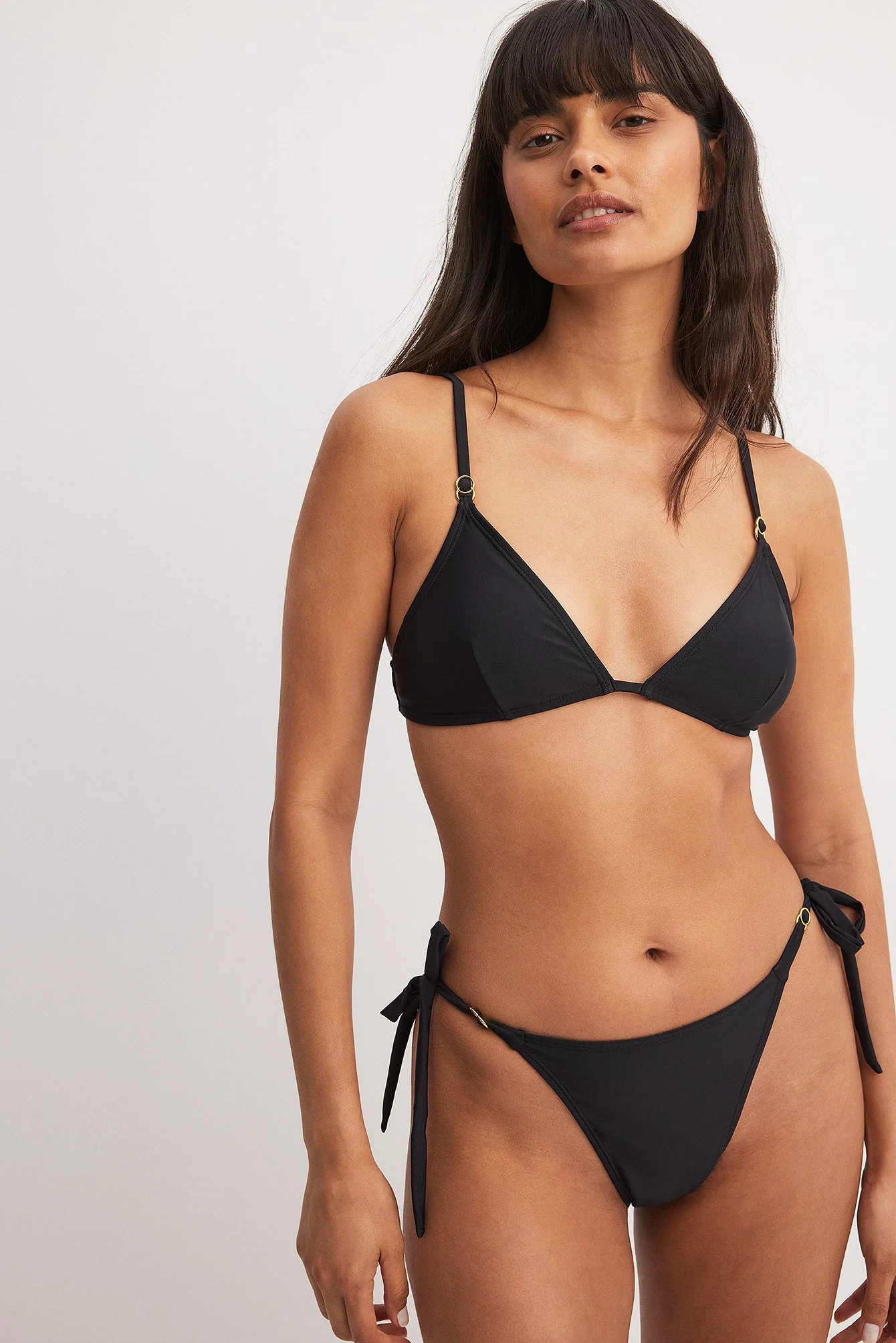 Triangel-Bikini-Oberteil mit Hardware-Detail