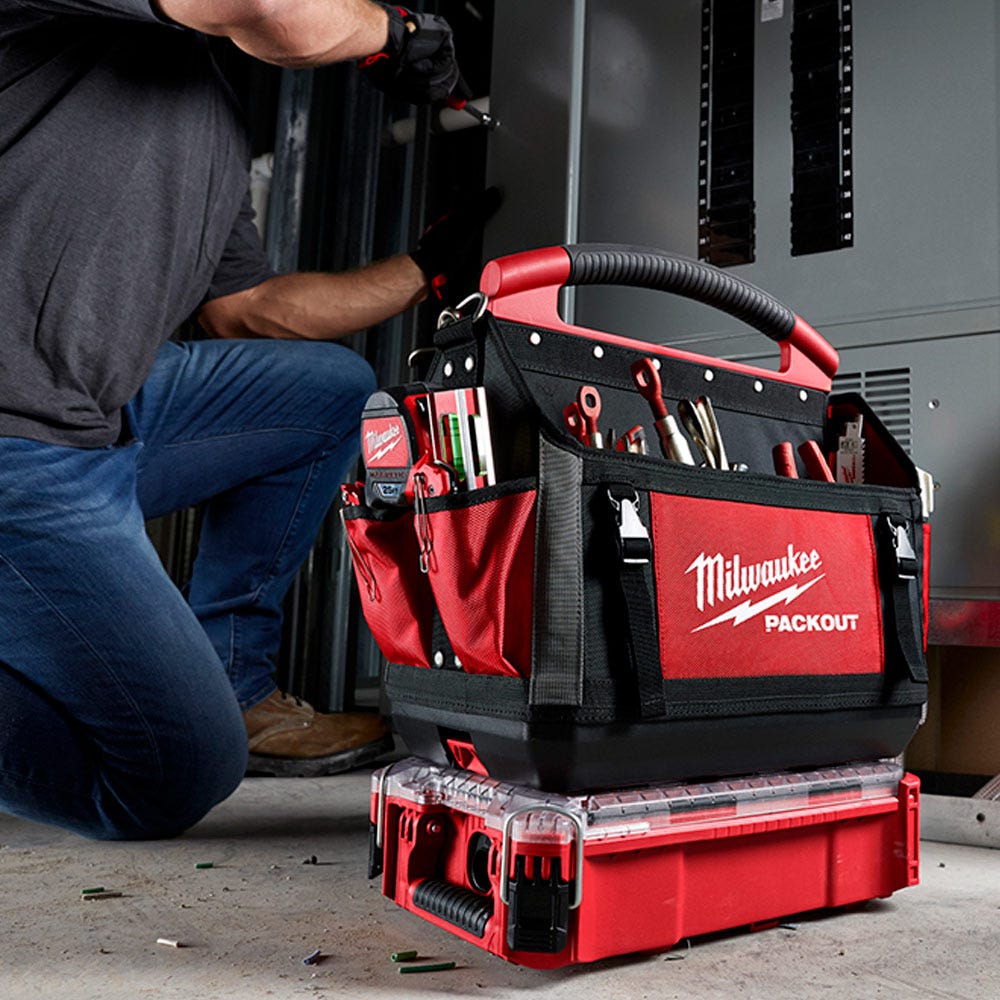 MILWAUKEE PACKOUT™ Rolling Tool Box 48228426