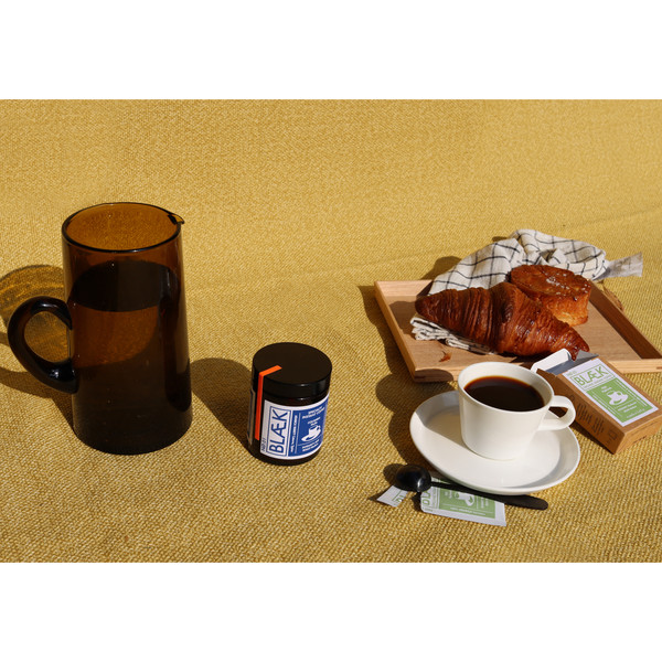 BLAEK NO.1 - Kaffee