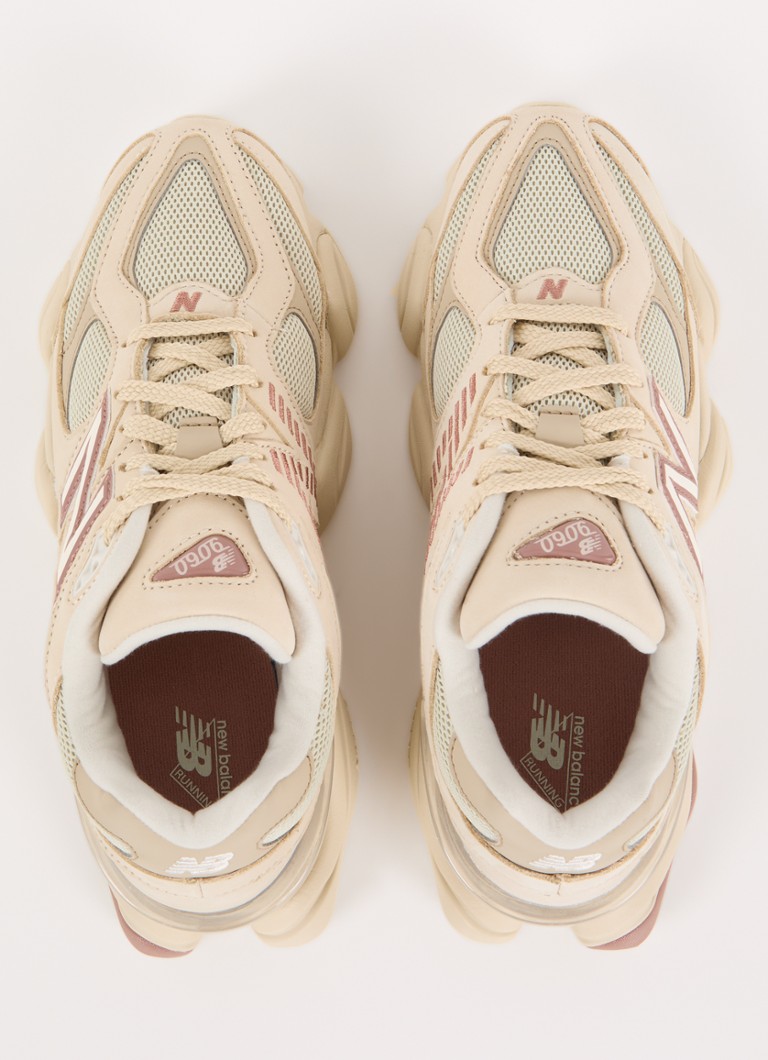 Buty sportowe New Balance 9060 z detalami ze zamszu i siateczki
