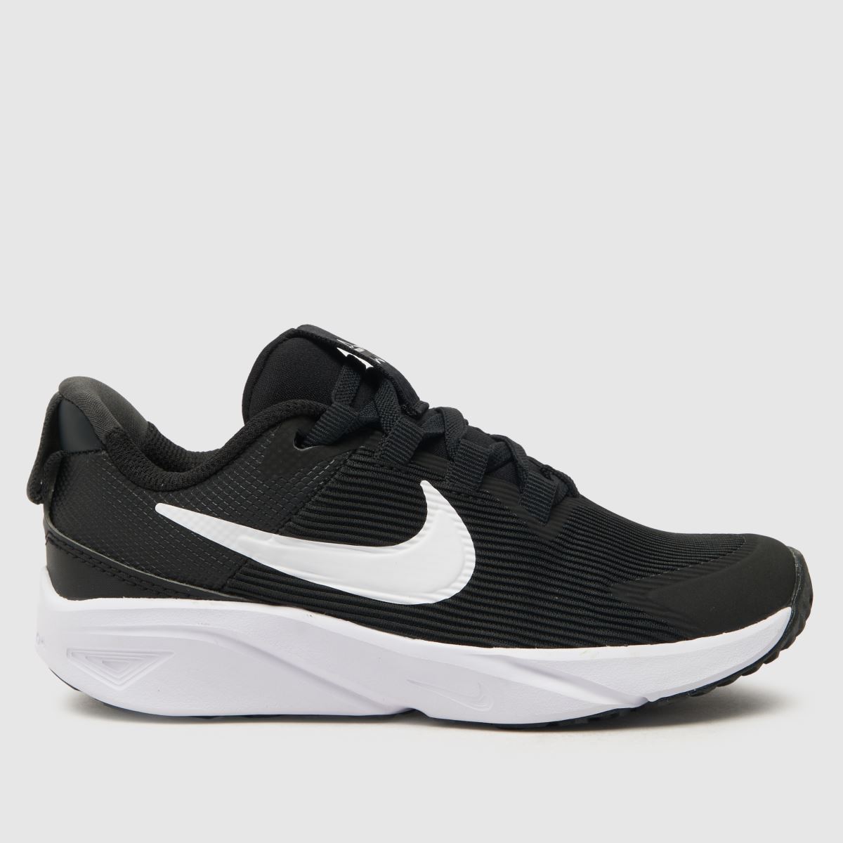 Črno-beli športni copati Nike Star Runner 4 Junior