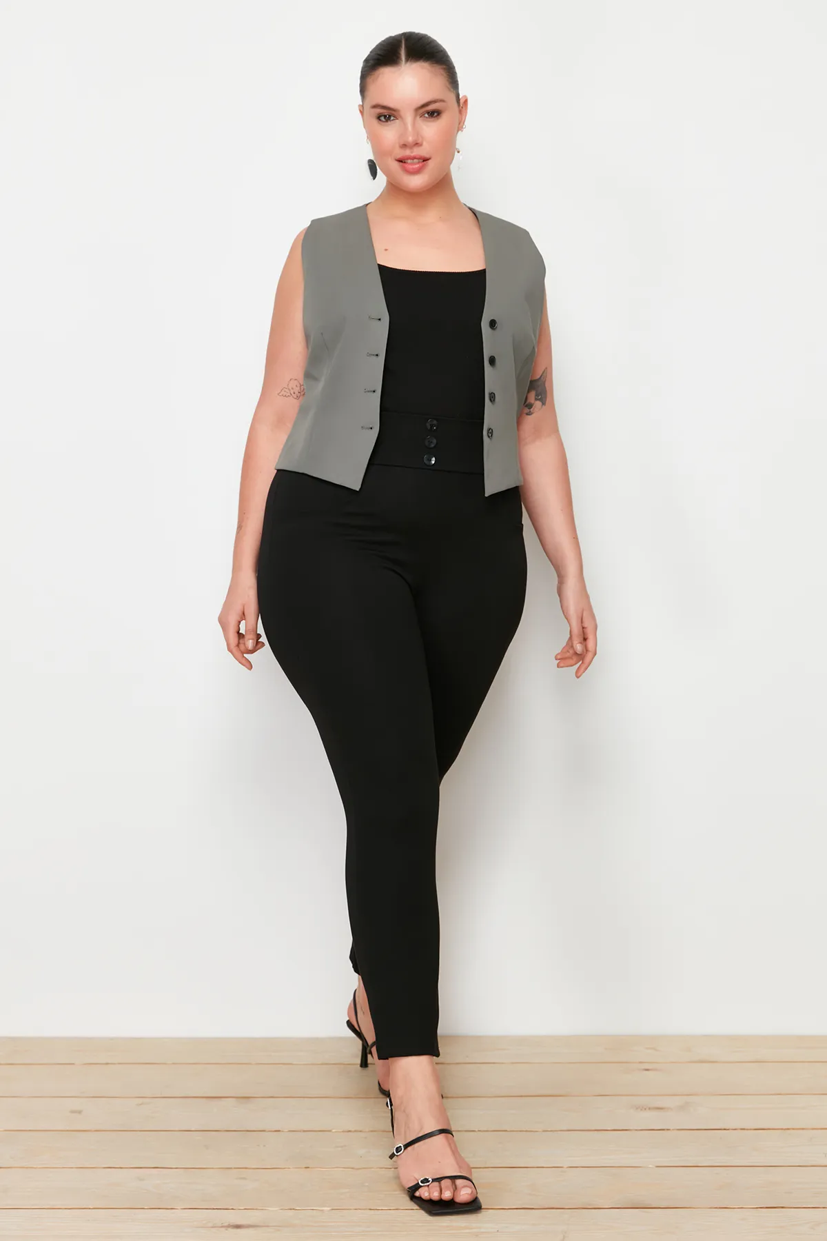 Trendyol Curve  Schwarze Skinny-Strickhose mit elastischem Bund TBBAW23AR00023