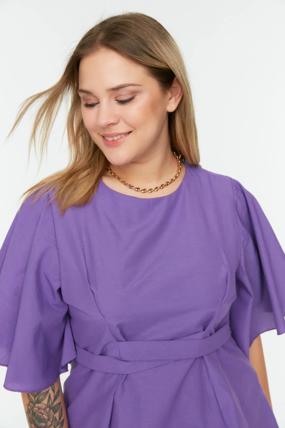 Trendyol Curve  Lila gewebte Bluse mit Krawattendetails TBBSS22BZ1316