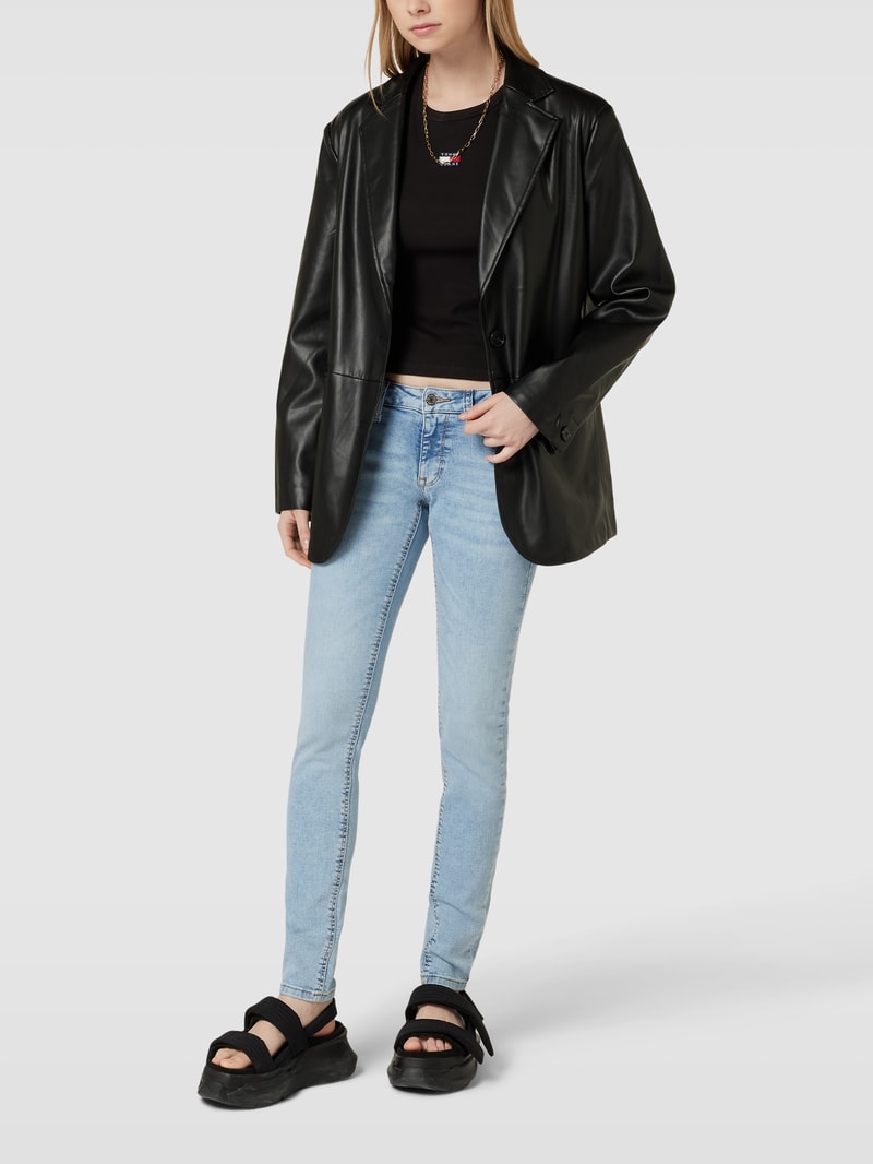 Skinny Fit Jeans mit Label-Patch Modell 'SCARLETT' in hellblau