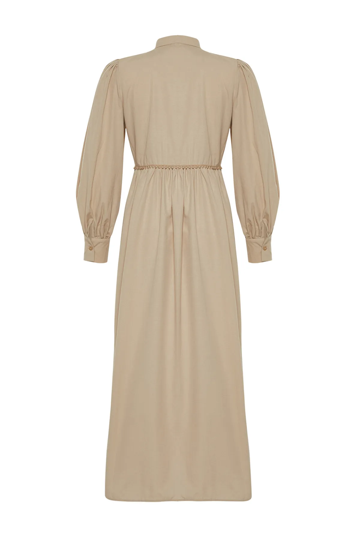 Trendyol Modest  Nerzfarbenes, gewebtes Kleid mit Stehkragen, Ballonärmeln, Knöpfen und Paspelierung TCTSS24EB00129