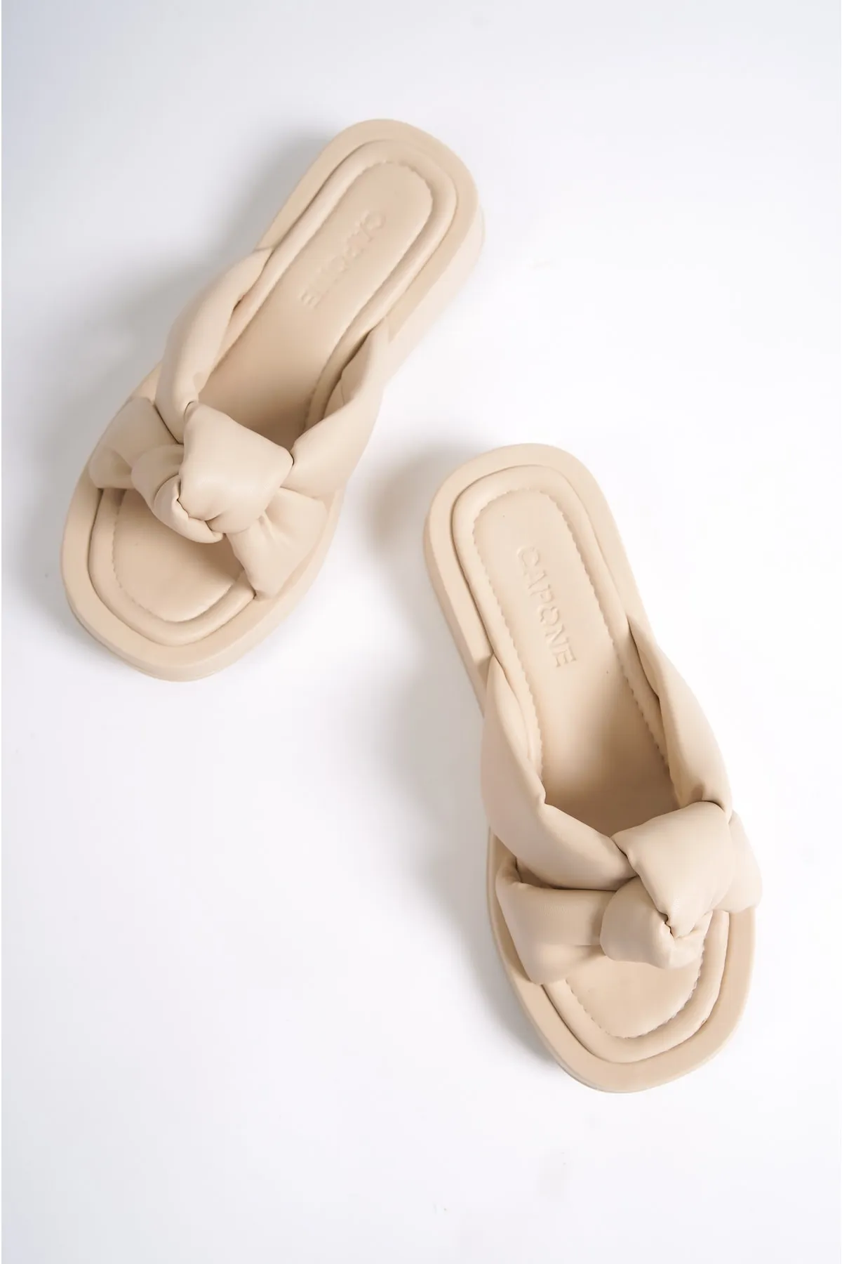 Capone Outfitters  Capone Flat Heeled Cross Soft Banded Comfort Beige Damenhausschuhe