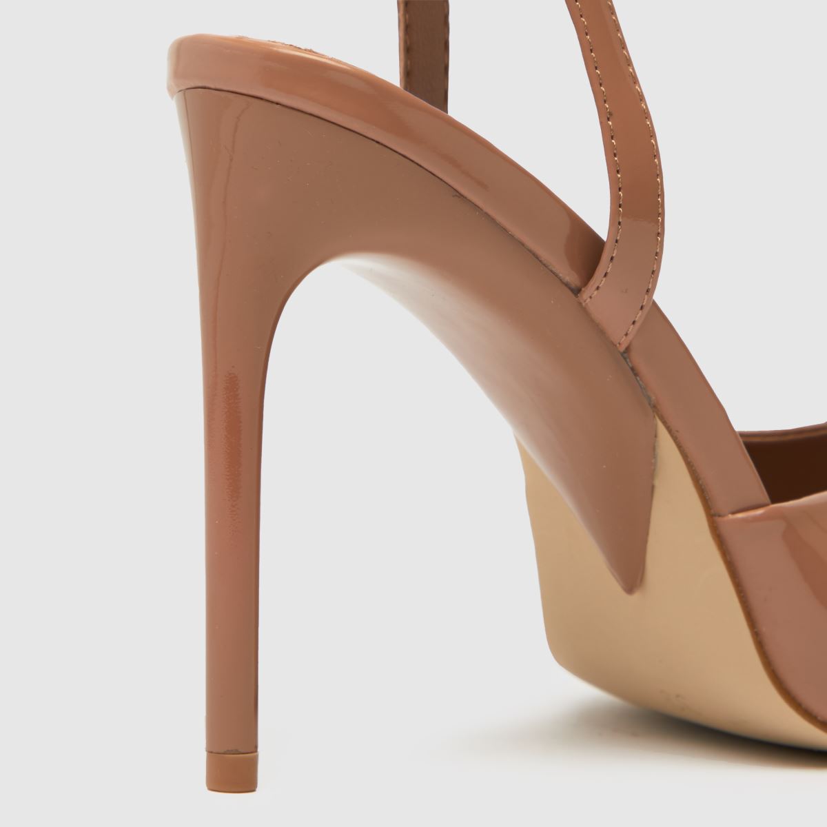 Schuh Sienna – Naturfärgade högklackade lackskor med fyrkantig tå