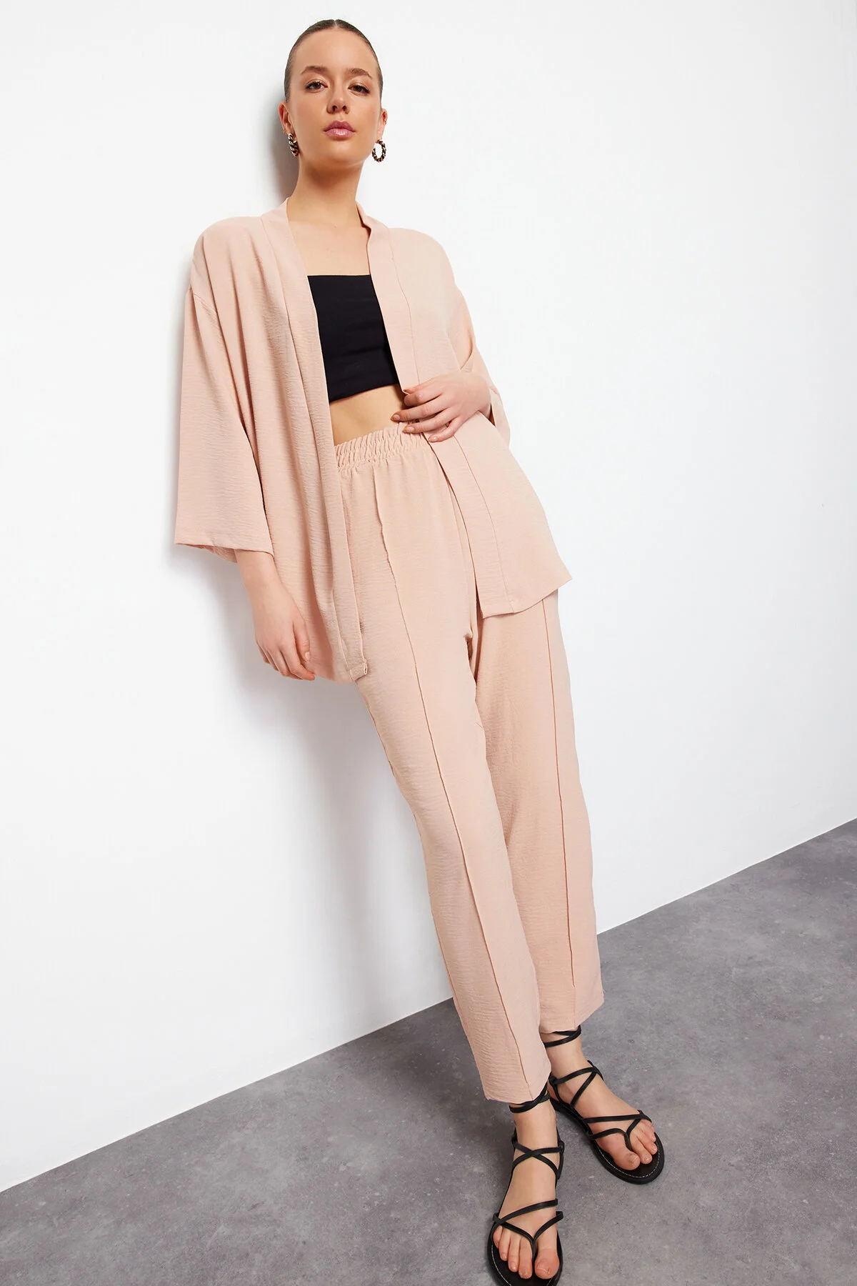 Trendyol Collection  Steingewebtes Kimono-Hosen-Bottom-Top-Set TWOSS24AU00037