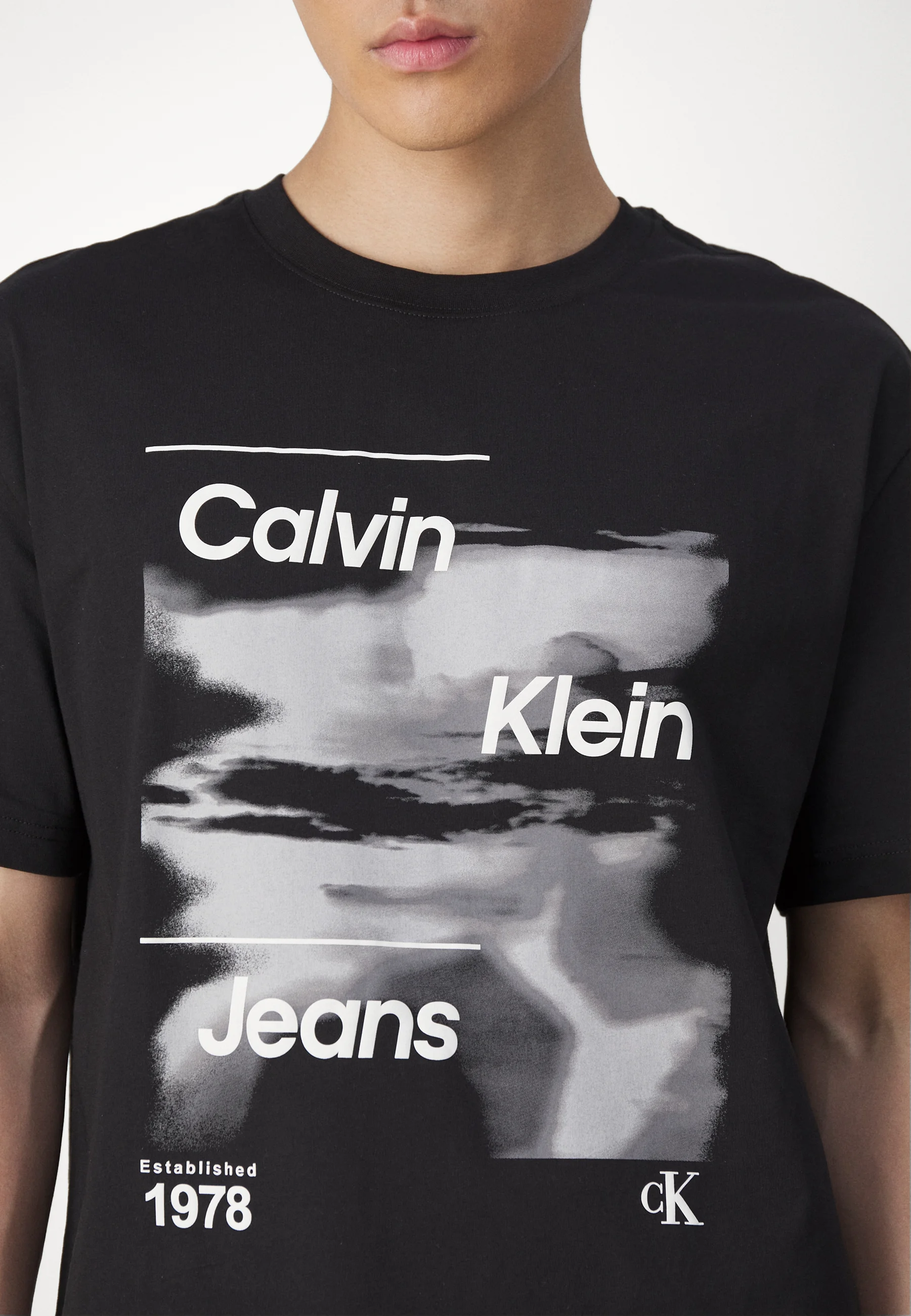 Calvin Klein Jeans DIFFUSED LOGO TEE UNISEX - Camiseta con estampado