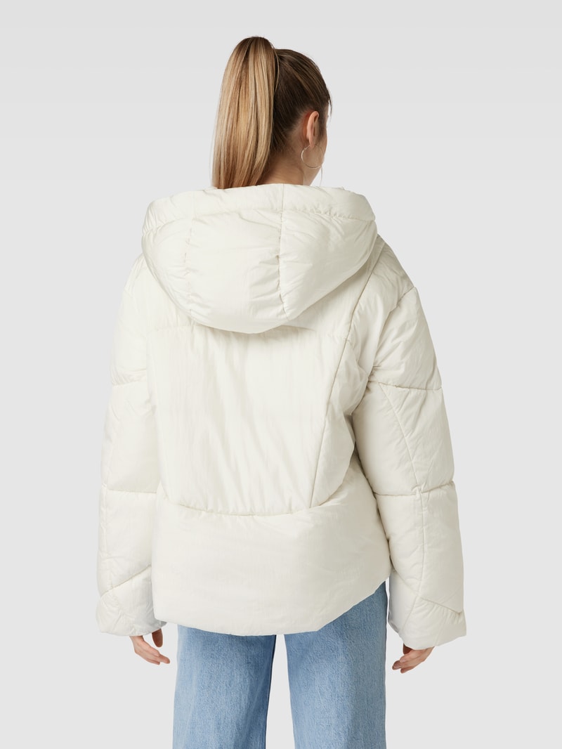 Steppjacke mit Label-Details in offwhite