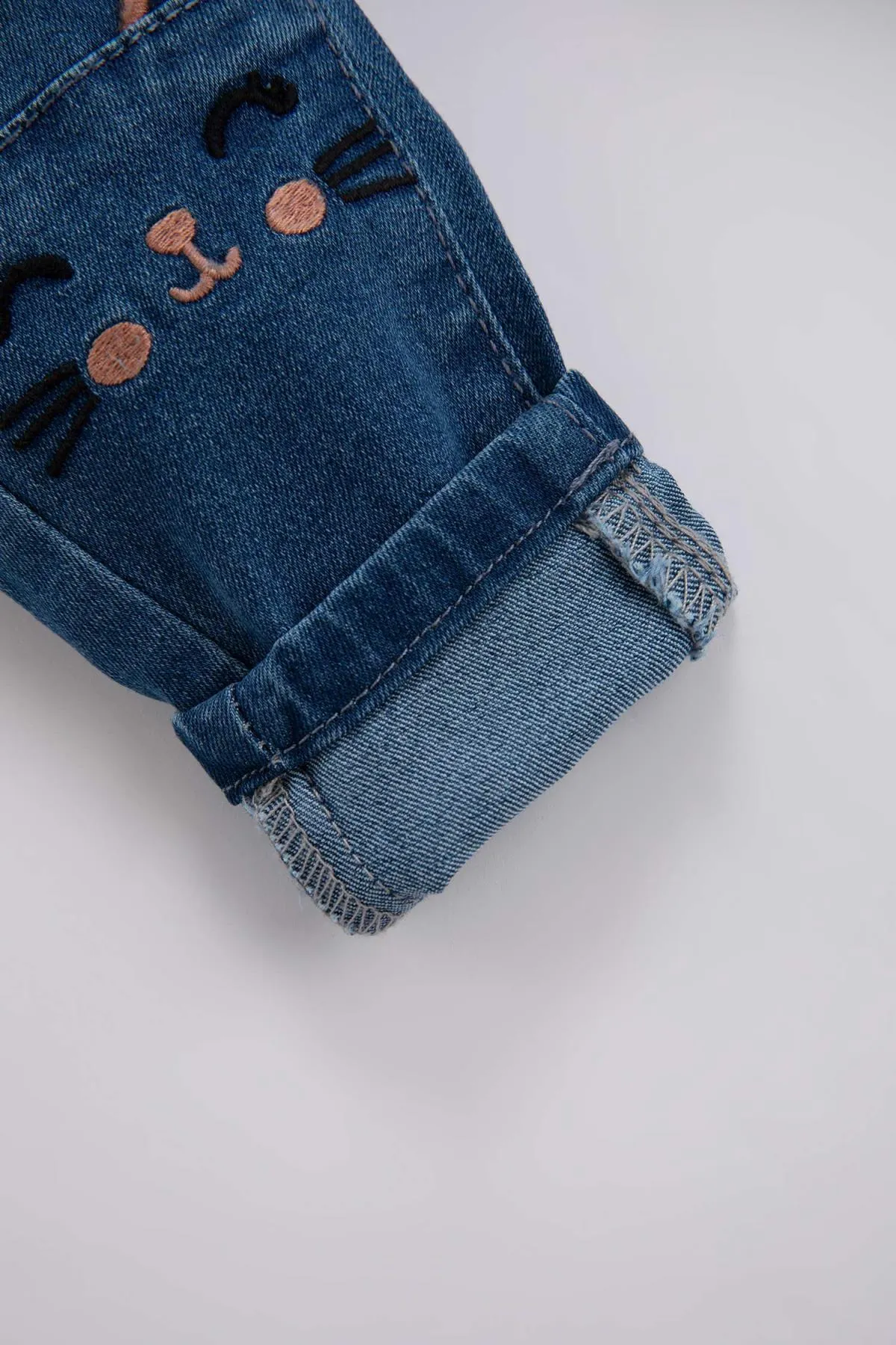 DeFacto  Baby-Mädchen 3D Jeanshose mit geradem Bein B0064a523wn