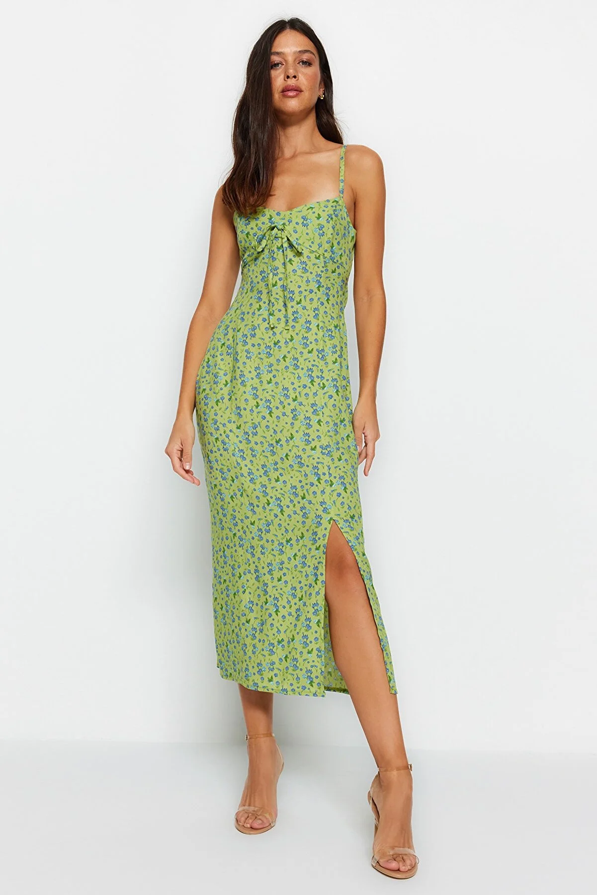 Trendyol Collection  Grün gemustertes Maxi-Webkleid mit Schlitzdetail und geradem Schnitt TWOSS23EL02085
