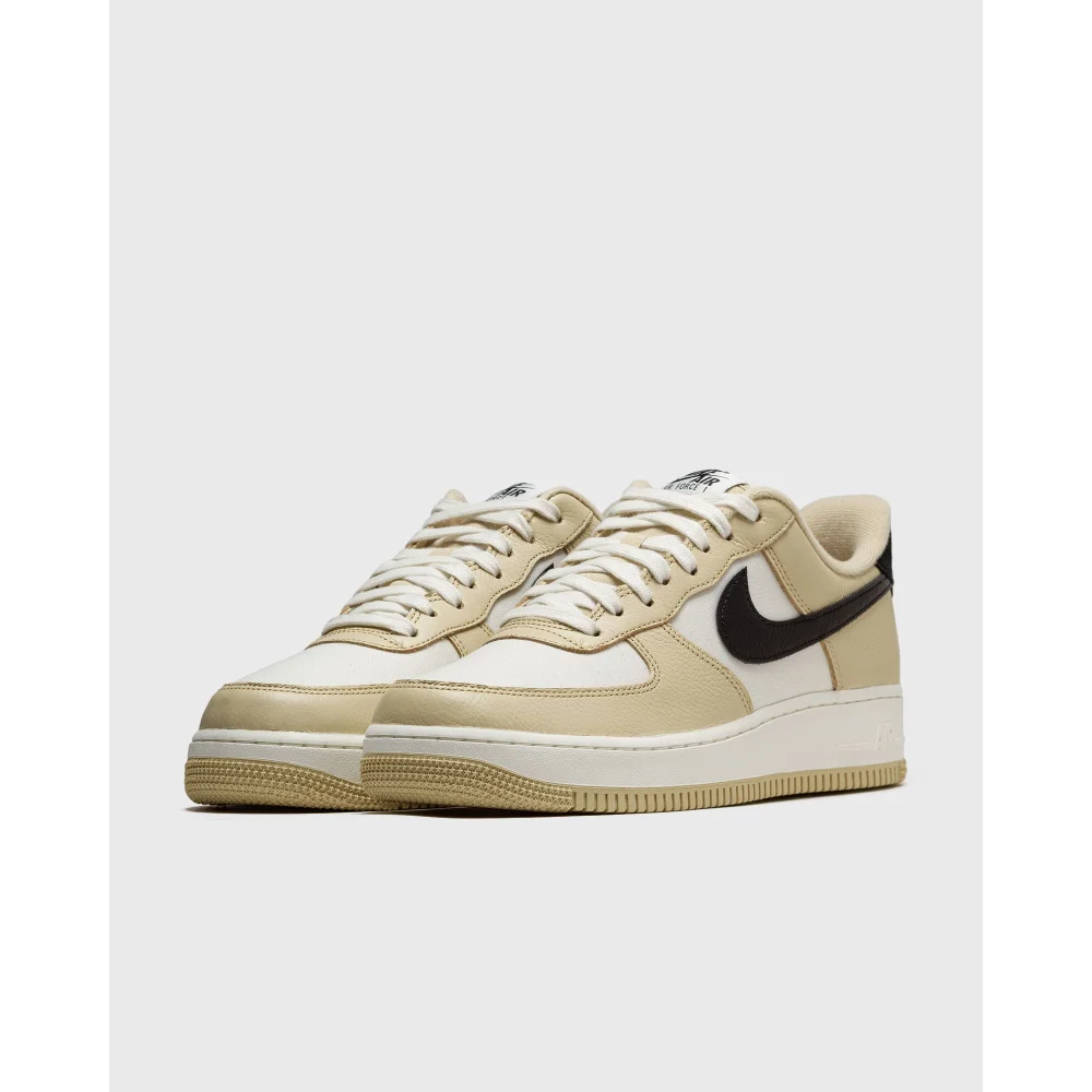 Nike Air Force 1 07 LX DV7186-700 / schwarz