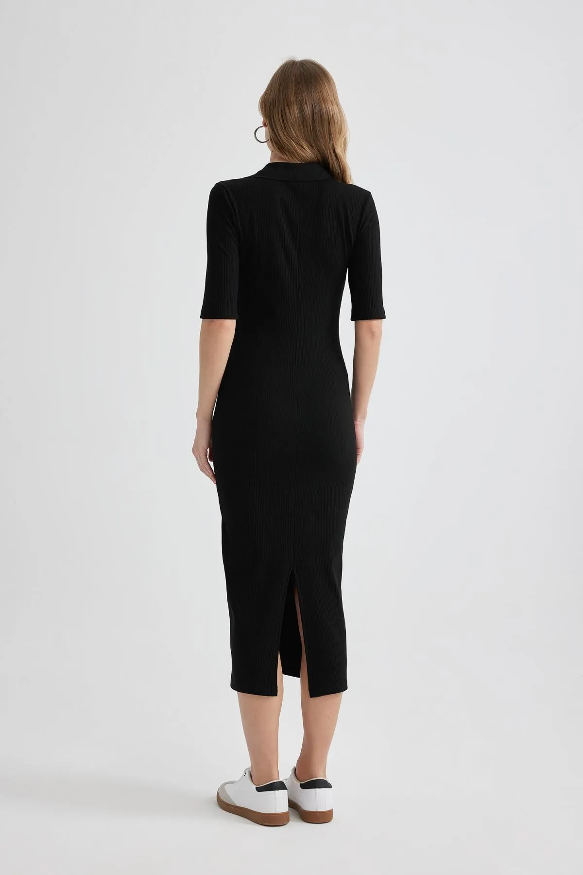 DeFacto  Figurbetontes, geripptes Camisole-Midi-Kurzarmkleid mit Polo-Ausschnitt