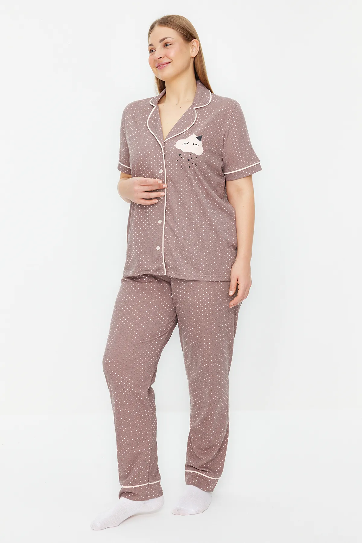 Trendyol Curve  Gestricktes Pyjama-Set mit Hemdkragen und Nerzmuster und Polka Dots TBBAW24AI00037