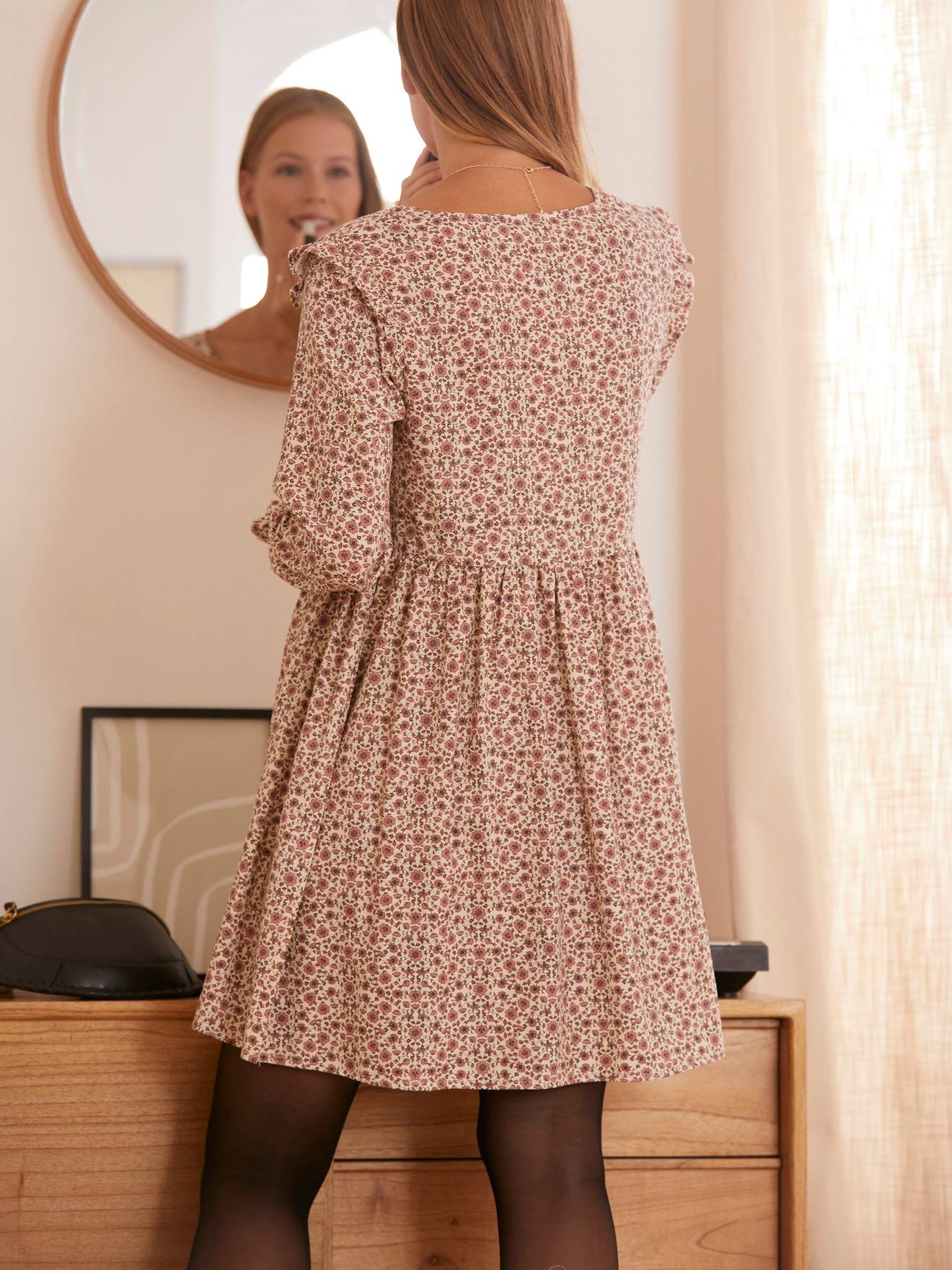 Robe de grossesse imprimée et volantée beige fleuri