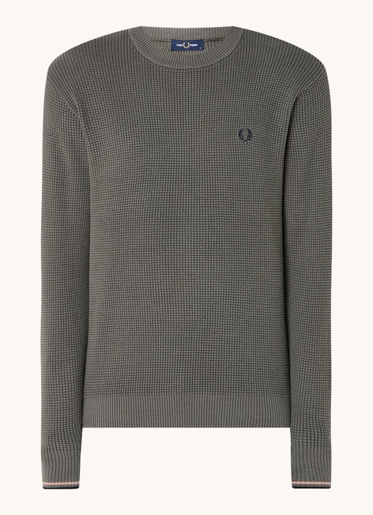 Sweter Fred Perry z cienkiej dzianiny o fakturze i haftowanym logo.