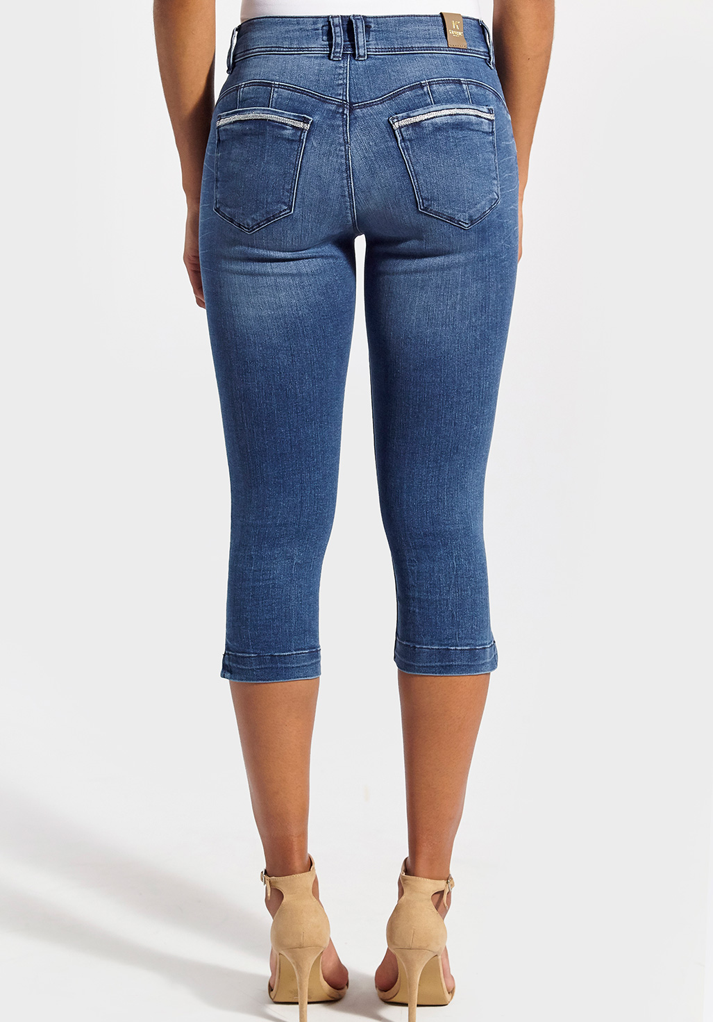 FLUO  Pantacourt, corsaire en jean coupe slim, taille standard