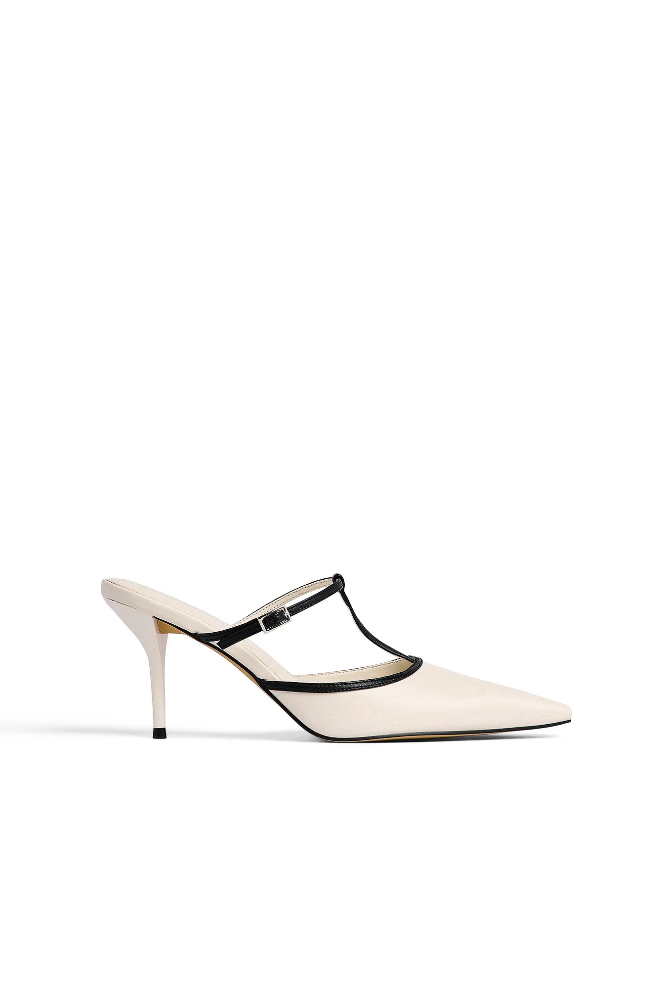 Absatzschuhe mit kontrastreicher Spitze
