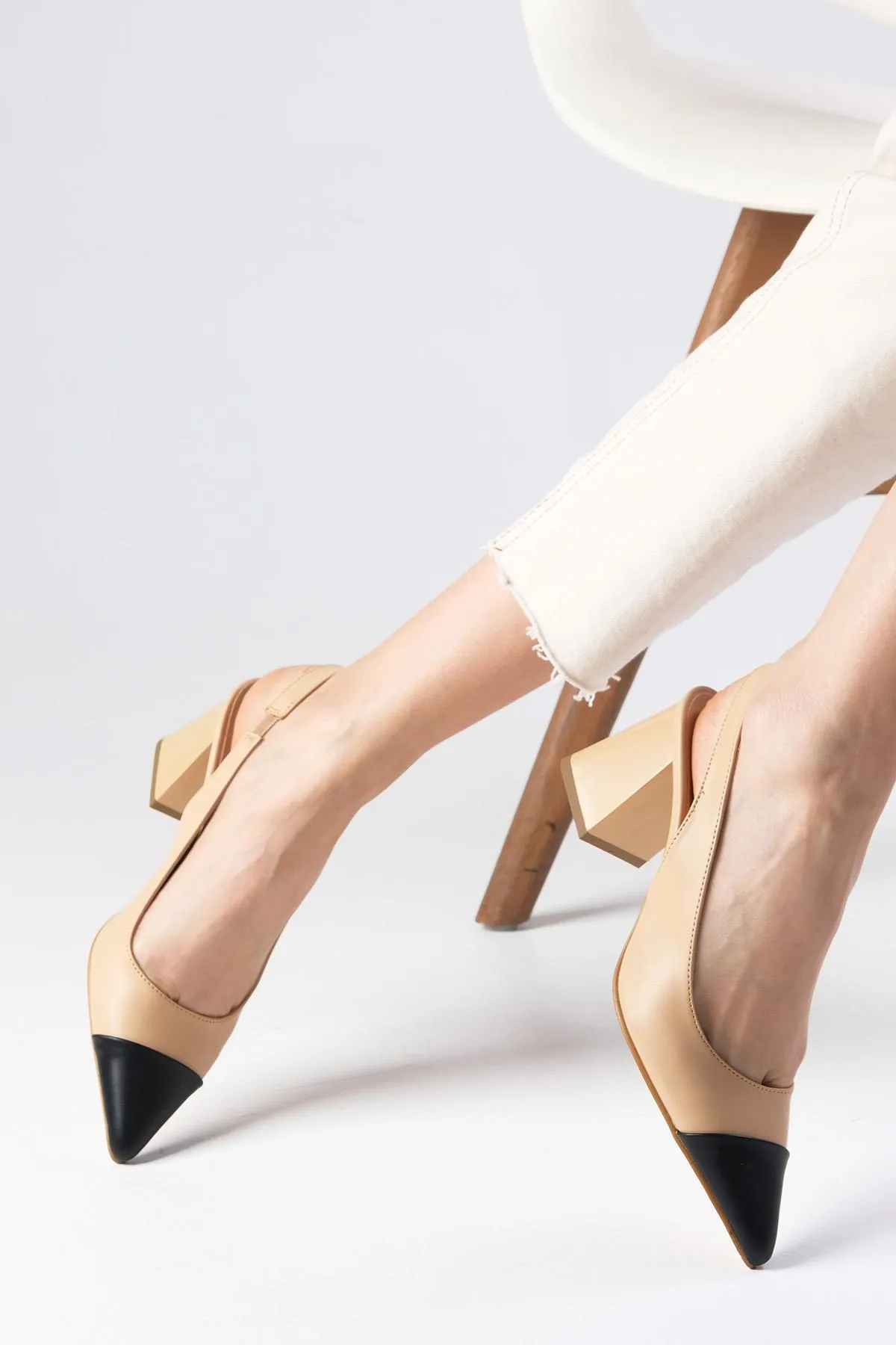 Mio Gusto  Natalie Nude Pointed Toe Open Back Thick Heeled Shoes