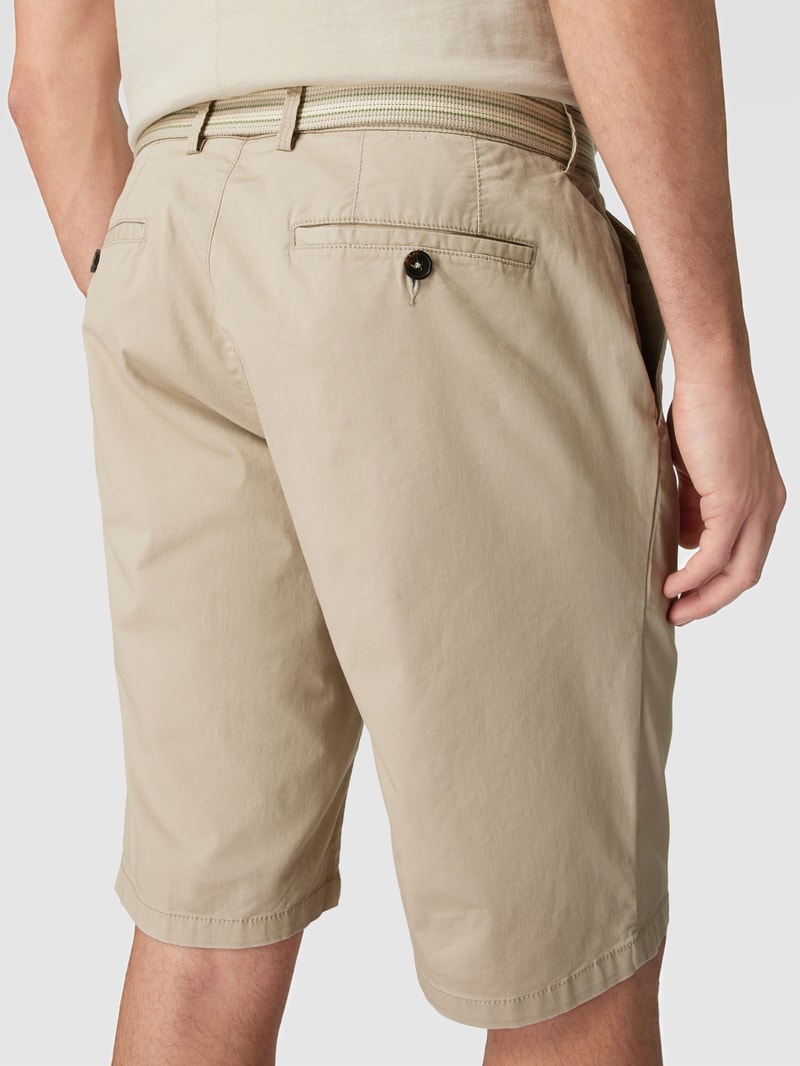 Bermudas mit Stoffgürtel in sand