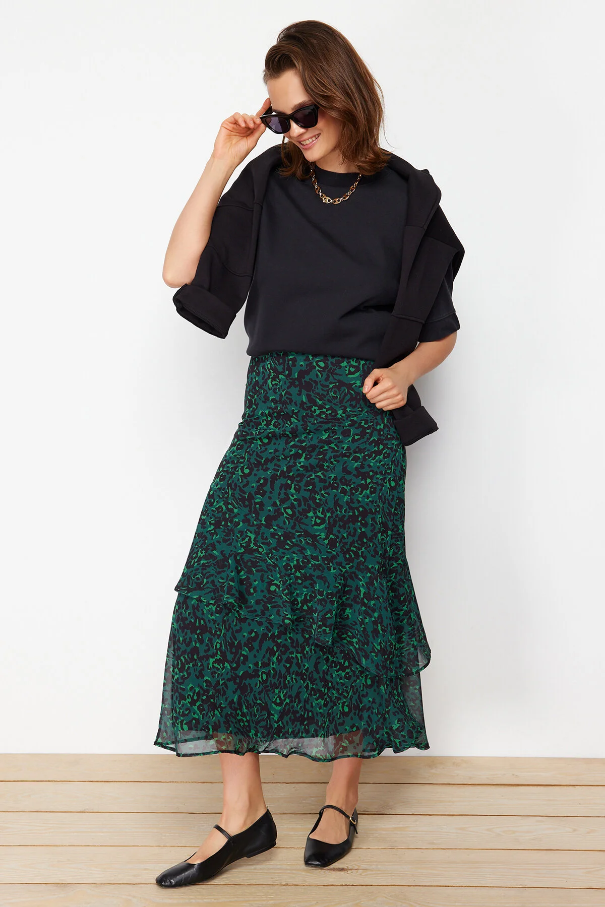 Trendyol Modest  Grüner, gefütterter Webrock mit Tiermuster TCTAW24EE00020
