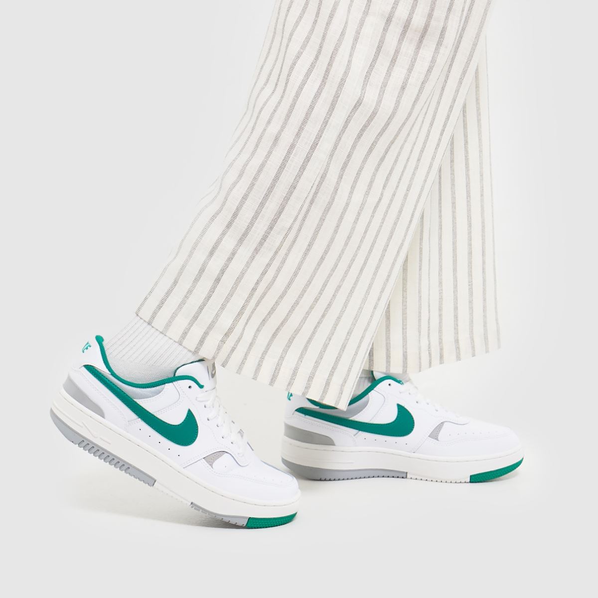Nike Gamma Force – Vita och gröna träningsskor