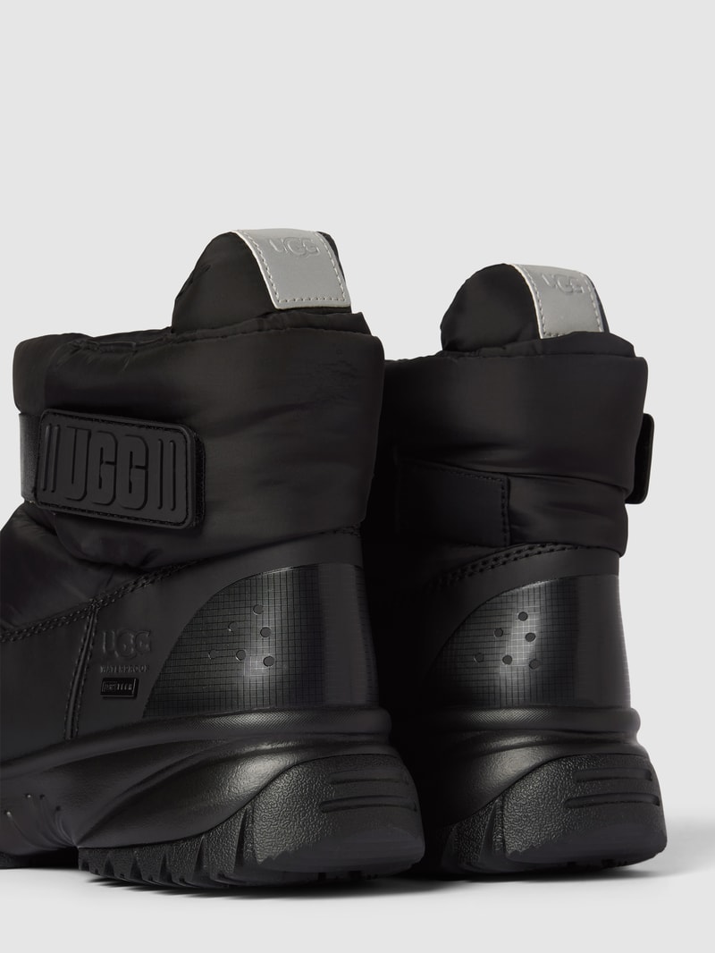 Stiefel mit Label-Details in schwarz