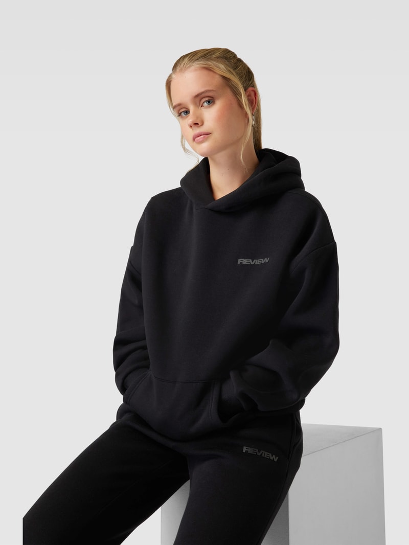 Hoodie mit Label-Print in schwarz