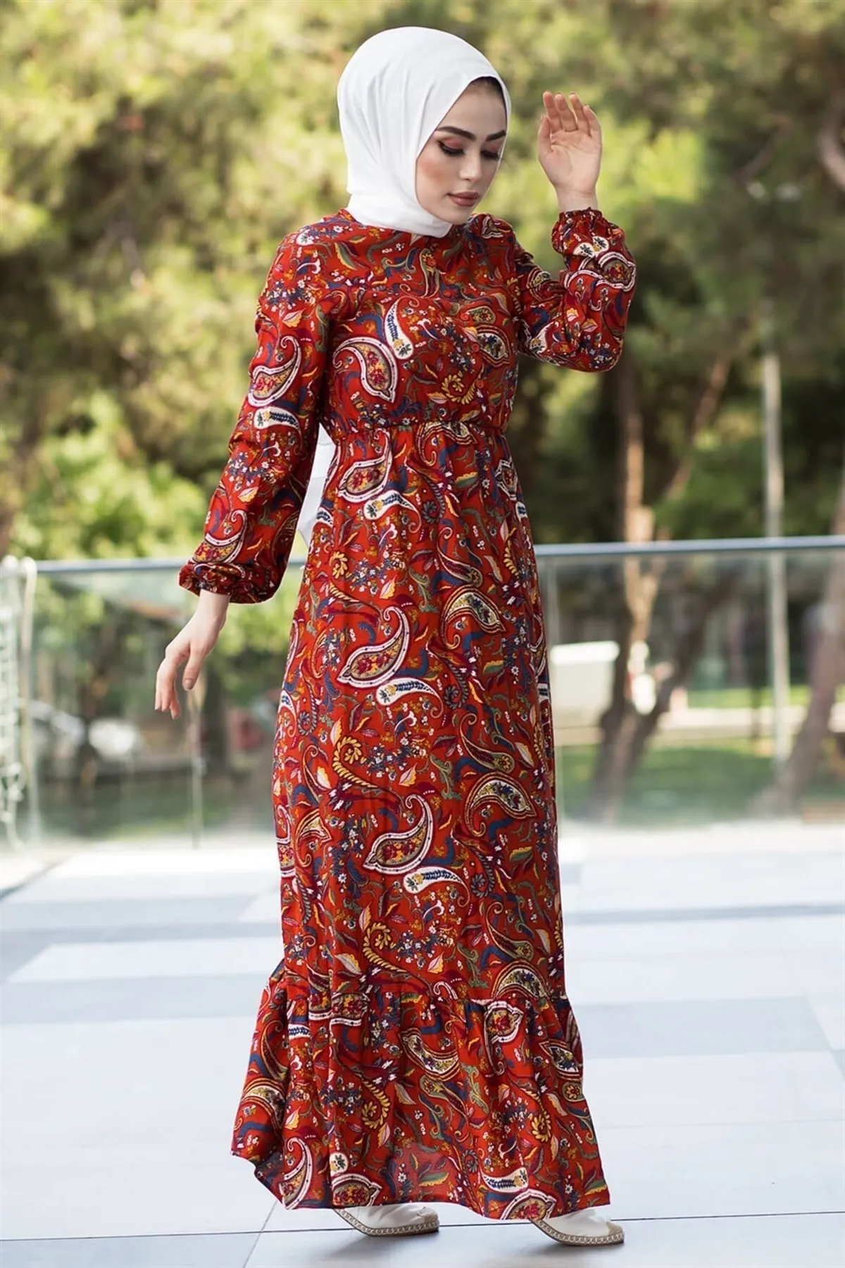 InStyle  Gewebtes Hijab-Kleid mit Schalmuster – Fliese