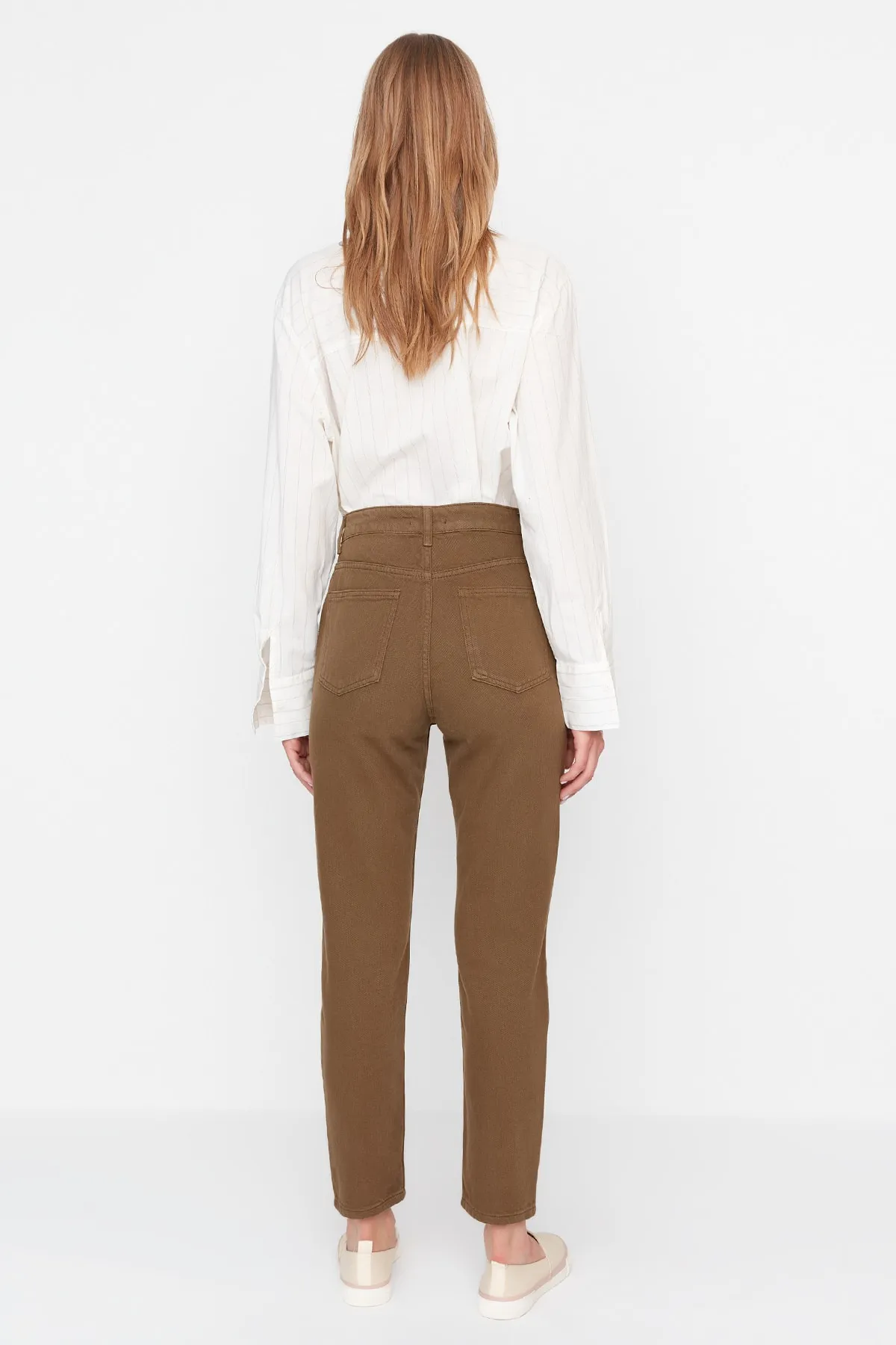 Trendyol Collection  Grüne, nachhaltigere Mom-Jeans mit hoher Taille TWOAW23JE00389