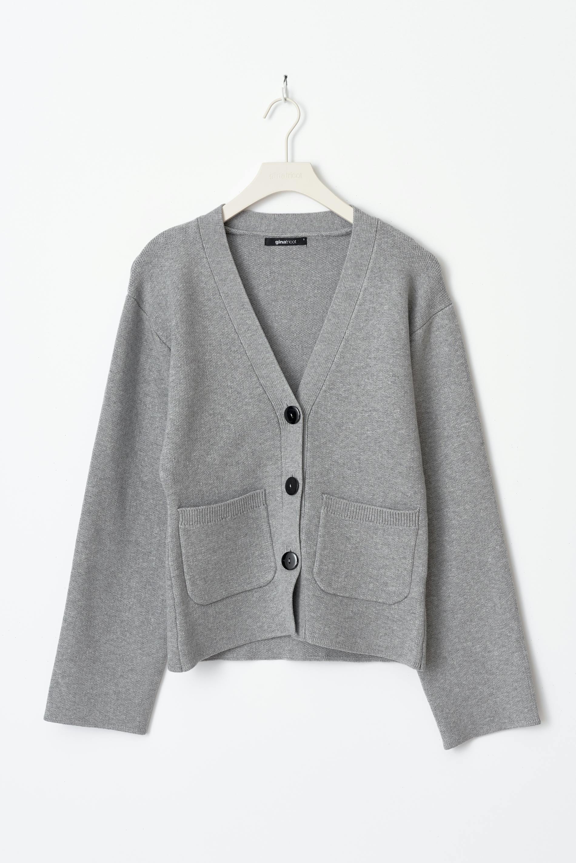 Shaped knitted cardigan