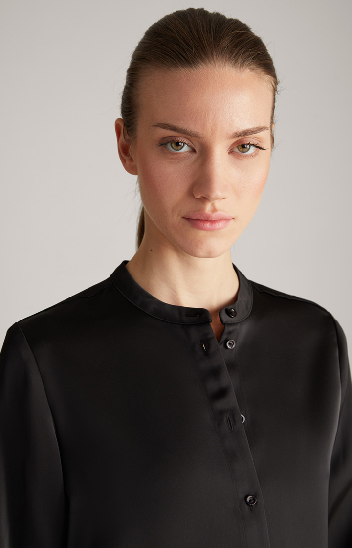 Satin-Bluse in Schwarz