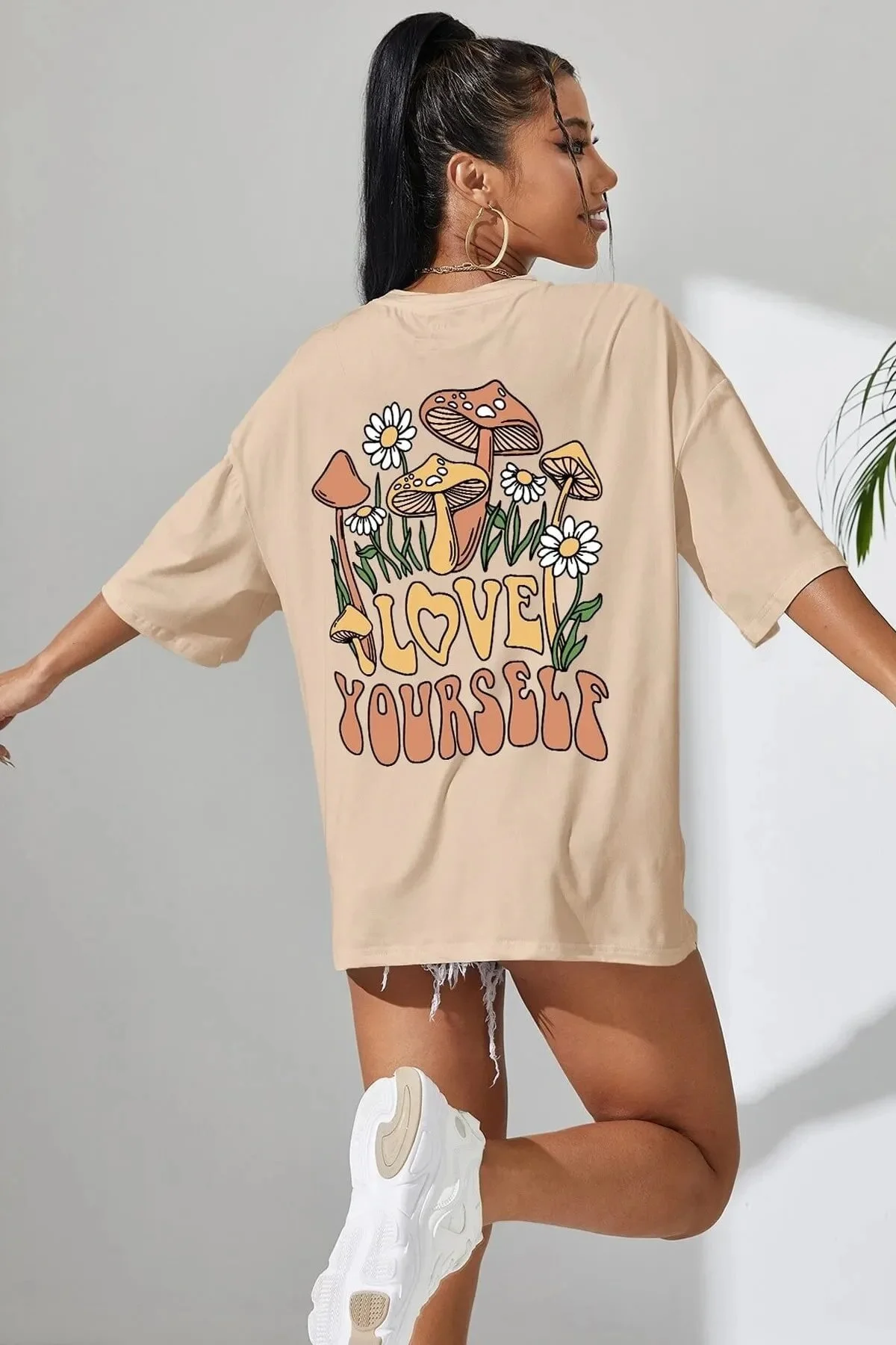 uyguntarz  „Love Yourself“ bedrucktes T-Shirt