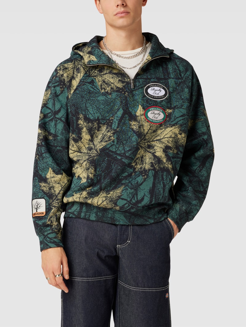 Oversized Hoodie mit Allover-Muster Modell 'FERGUS' in olivgrün
