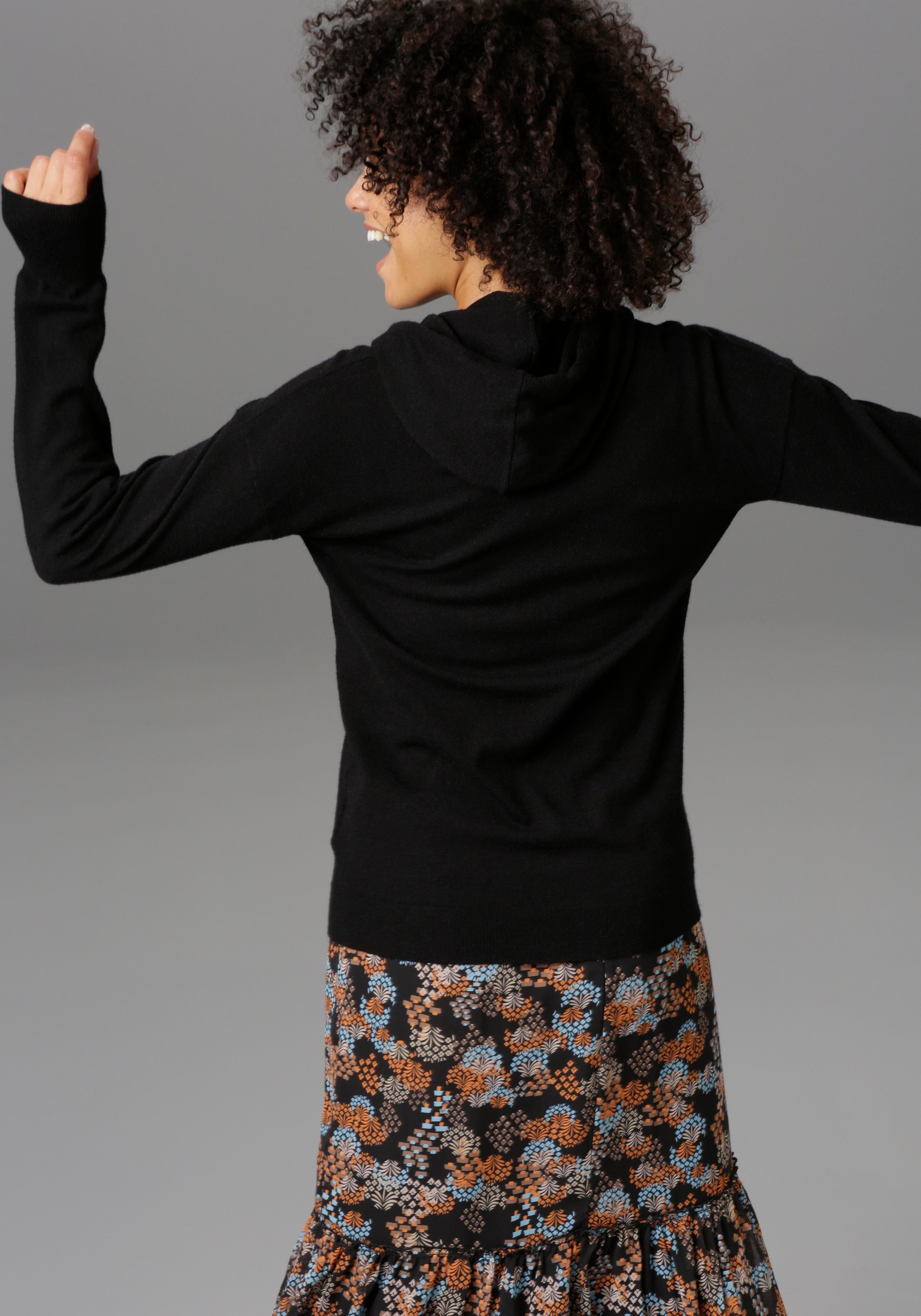 Aniston CASUAL Kapuzenpullover mit Kängurutasche