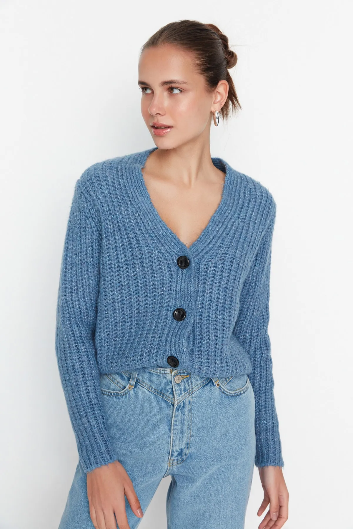 Trendyol Collection  Blaue Basic-Strickjacke mit weicher Struktur TWOAW20HI0214