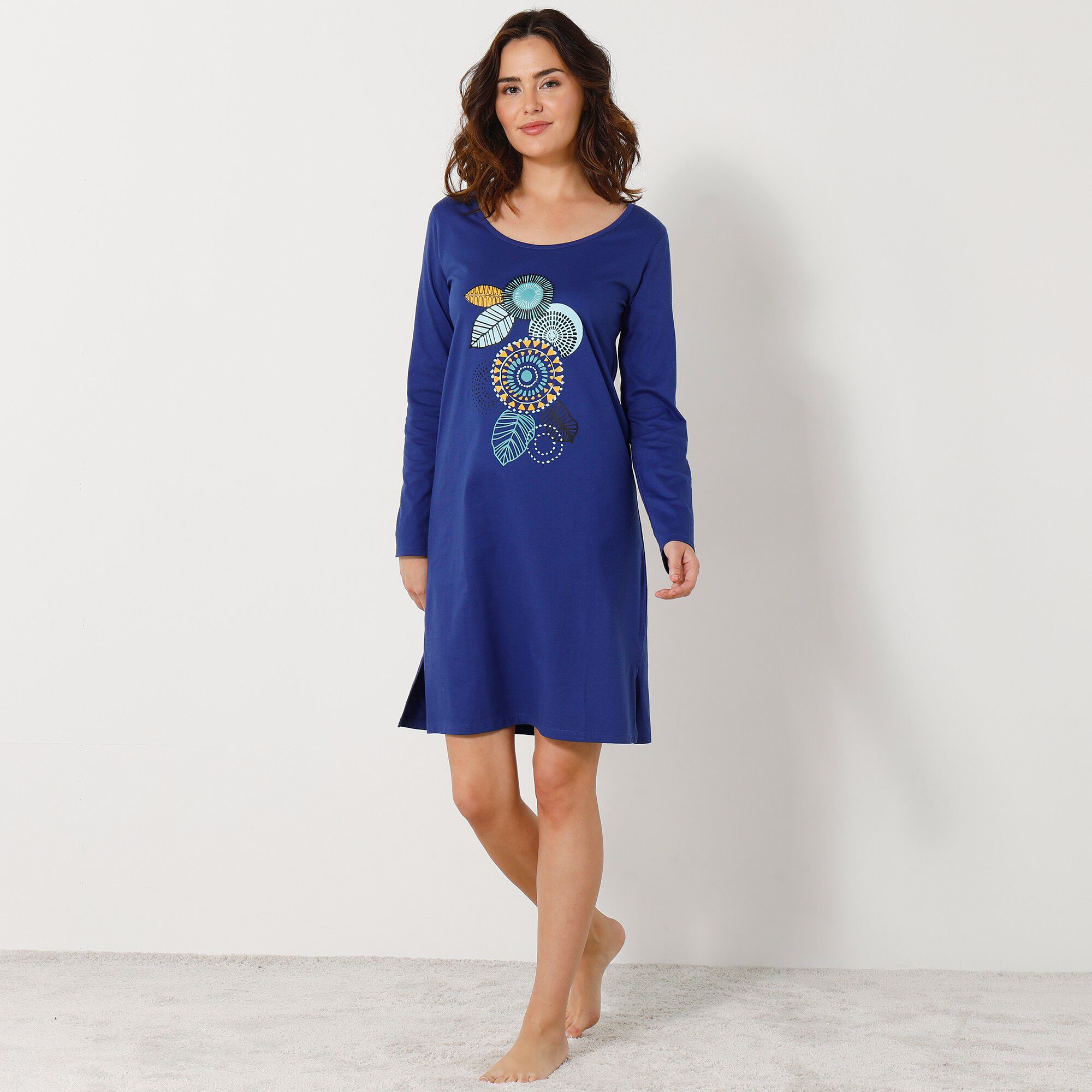 Chemise de nuit courte manches longues motif « rosace »