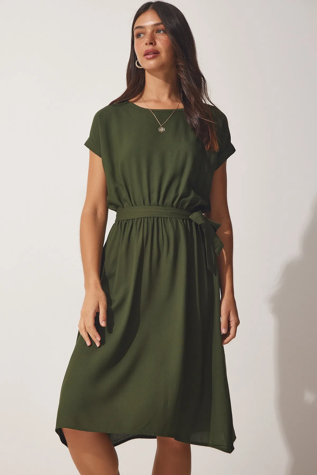 Happiness İstanbul  Damen-Sommerkleid aus Viskose in Khaki mit Gürtel BH00415