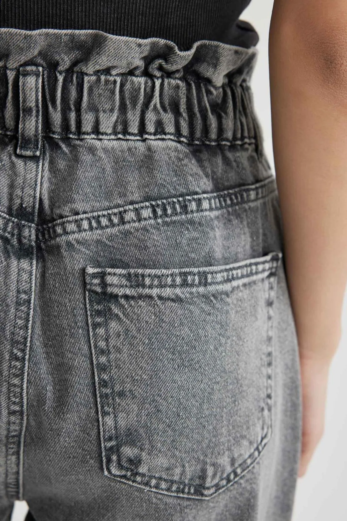 DeFacto  Paperbag Jeanshose mit hoher Taille und geradem Bein in Knöchellänge B4993ax24sp