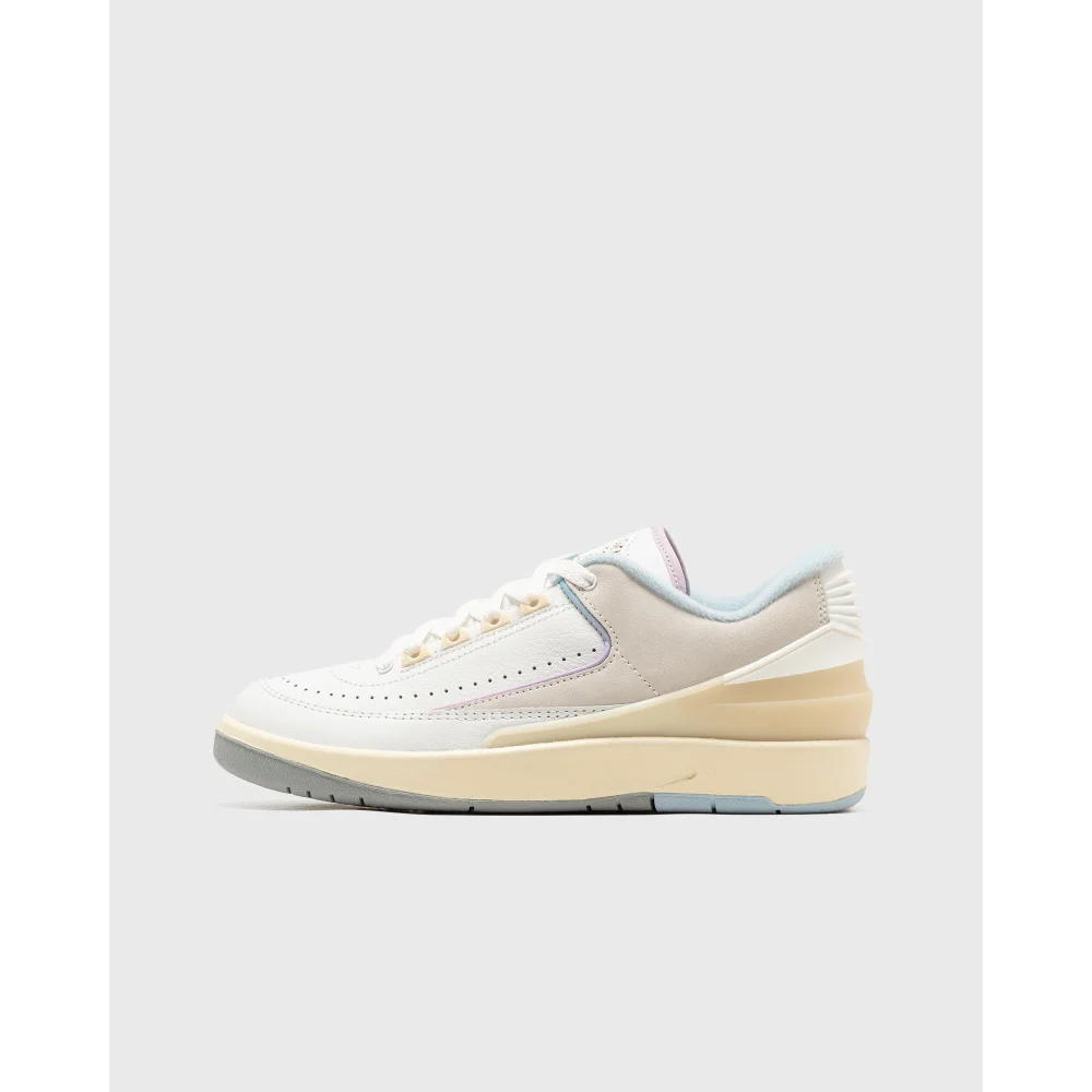 NIKE JORDAN Air 2 Low WMNS Retro DX4401-146 / weiss