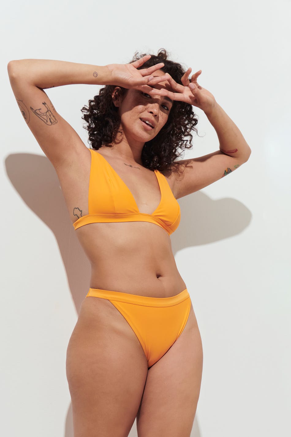 Elastic bikini brief