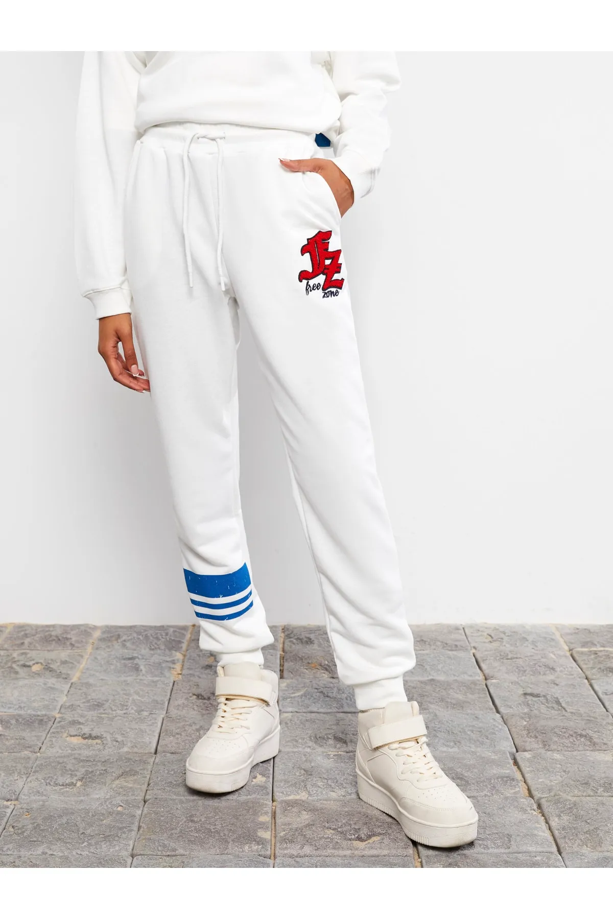 LC Waikiki  Jogginghose für Damen mit elastischem Bund und aufgedrucktem Taschendetail