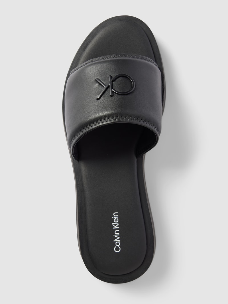 Slides mit Label-Details Modell 'FLATFORM' in schwarz