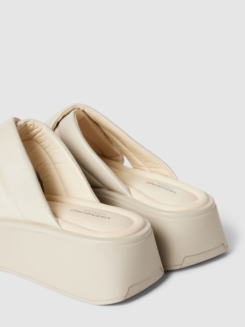 Pantoletten mit Plateausohle Modell 'COURTNEY' in offwhite