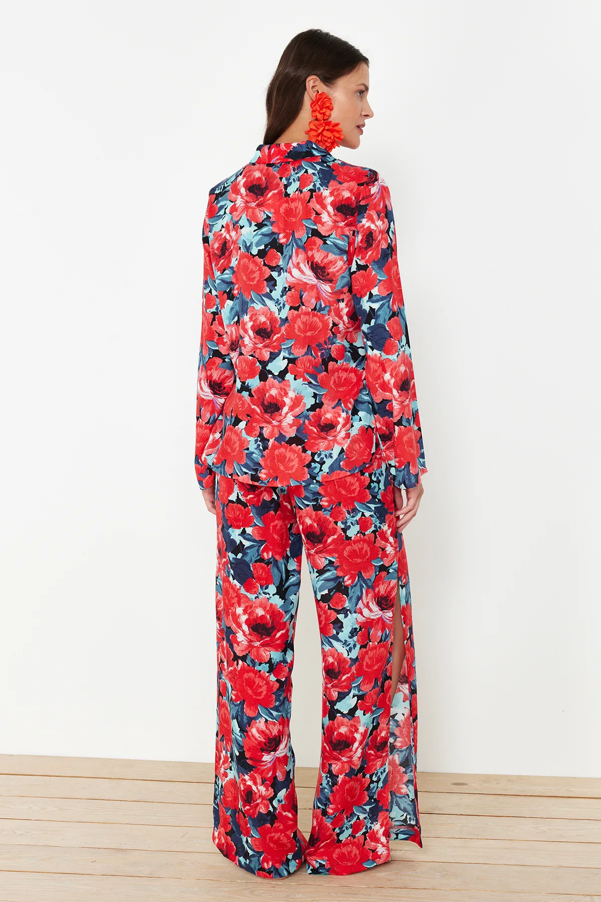 Trendyol Collection  Gewebtes Hemd-Hosen-Set mit Blumenmuster TBESS24AU00003