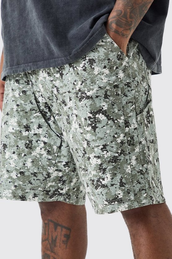Plus Camouflage Twill Cargo-Shorts